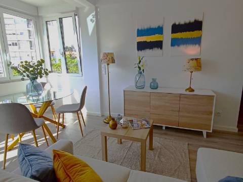 Apartamento T3 em remodelação total - Benfica - Garantia de obra incluída!