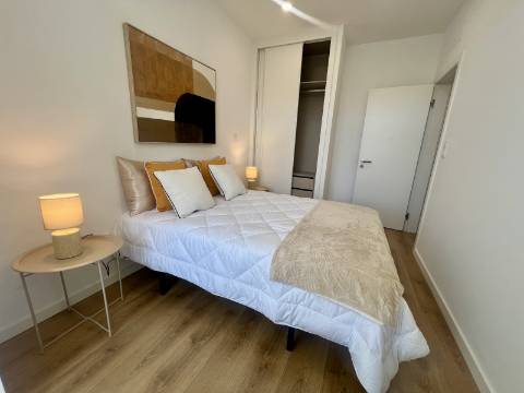 O apartamento que combina sofisticação, conforto e centralidade - o seu novo lar em Benfica espera por si