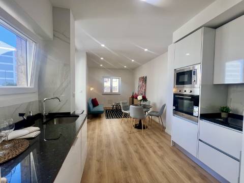 O apartamento que combina sofisticação, conforto e centralidade - o seu novo lar em Benfica espera por si