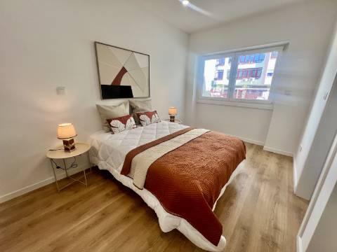 O apartamento que combina sofisticação, conforto e centralidade - o seu novo lar em Benfica espera por si