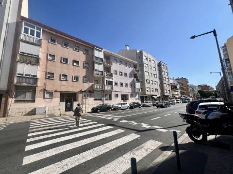 O apartamento que combina sofisticação, conforto e centralidade - o seu novo lar em Benfica espera por si