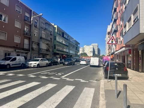 O apartamento que combina sofisticação, conforto e centralidade - o seu novo lar em Benfica espera por si