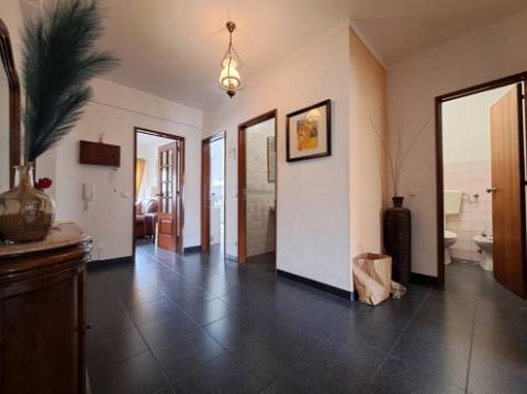 Apartamento T3 com elevador, em Peniche