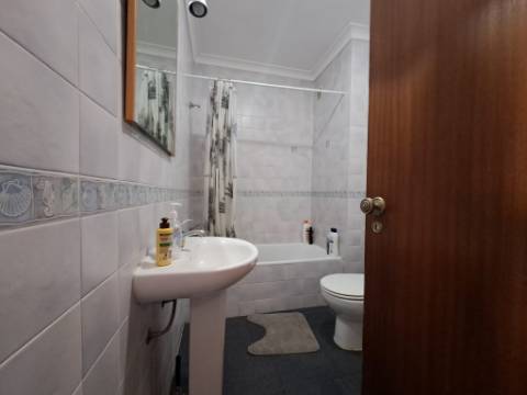 Apartamento T3 com elevador, em Peniche