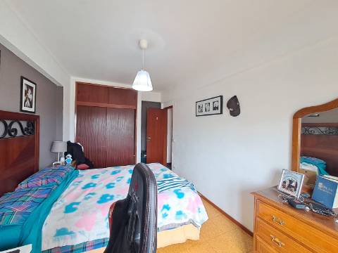 Apartamento T3 com elevador, em Peniche