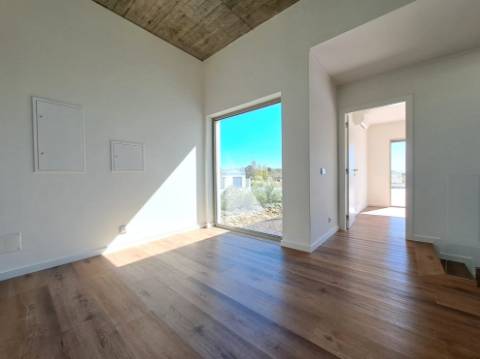 Deslumbrante moradia V4 com requinte e arquitetura única