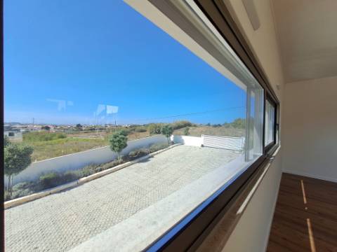 Deslumbrante moradia V4 com requinte e arquitetura única