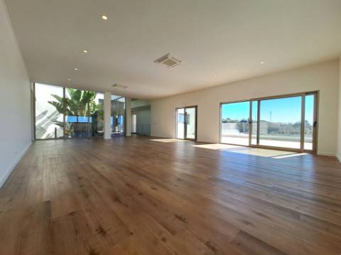 Deslumbrante moradia V4 com requinte e arquitetura única