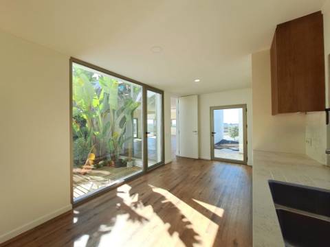 Deslumbrante moradia V4 com requinte e arquitetura única