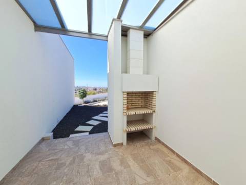 Deslumbrante moradia V4 com requinte e arquitetura única