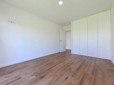 Deslumbrante moradia V4 com requinte e arquitetura única