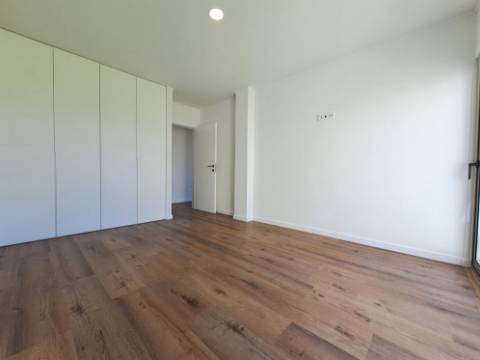 Deslumbrante moradia V4 com requinte e arquitetura única