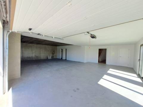 Deslumbrante moradia V4 com requinte e arquitetura única