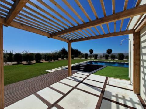 Deslumbrante moradia V4 com requinte e arquitetura única