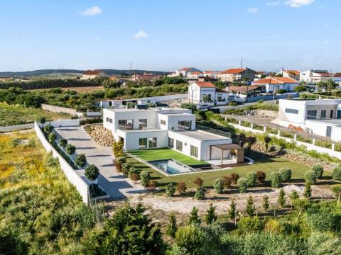 Deslumbrante moradia V4 com requinte e arquitetura única