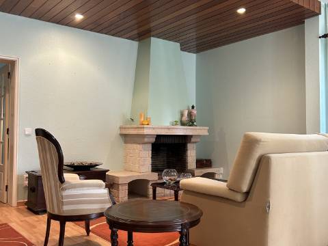 Moradia T4 no centro da Marinha Grande