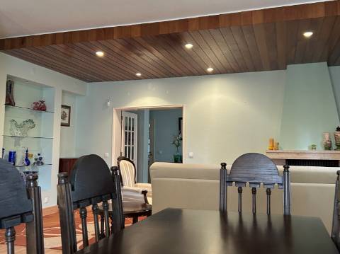 Moradia T4 no centro da Marinha Grande