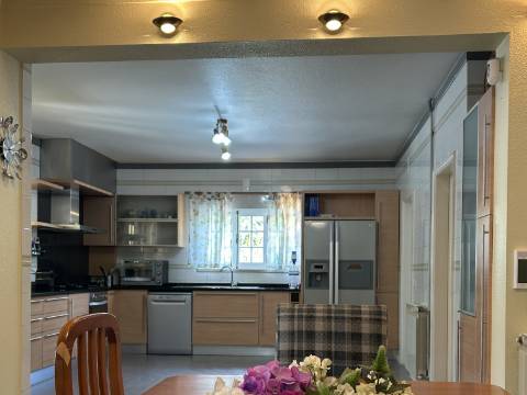 Moradia T4 no centro da Marinha Grande