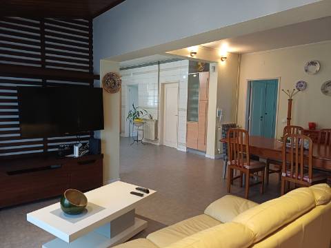 Moradia T4 no centro da Marinha Grande