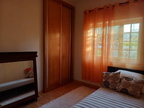 Moradia T4 no centro da Marinha Grande