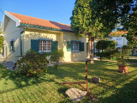 Moradia T4 no centro da Marinha Grande