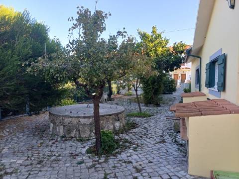 Moradia T4 no centro da Marinha Grande