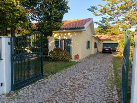 Moradia T4 no centro da Marinha Grande