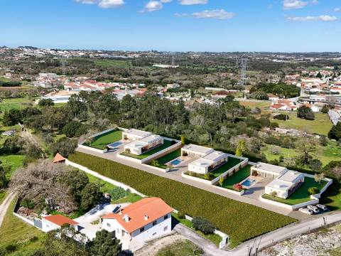 Moradia V3 térrea com garagem e vista campo