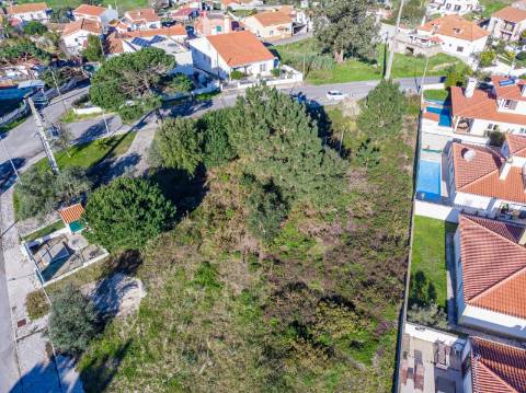 Moradia V3 independente entre a praia e a cidade