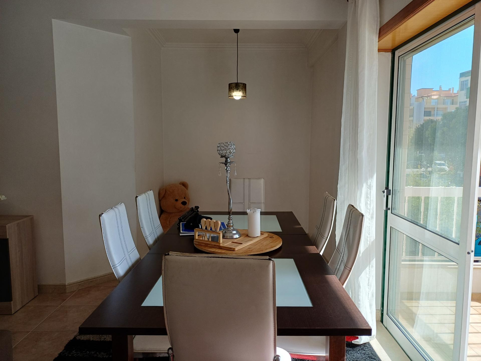 Apartamento T3 com terraço de 90m² e garagem - Quinta do Alçada