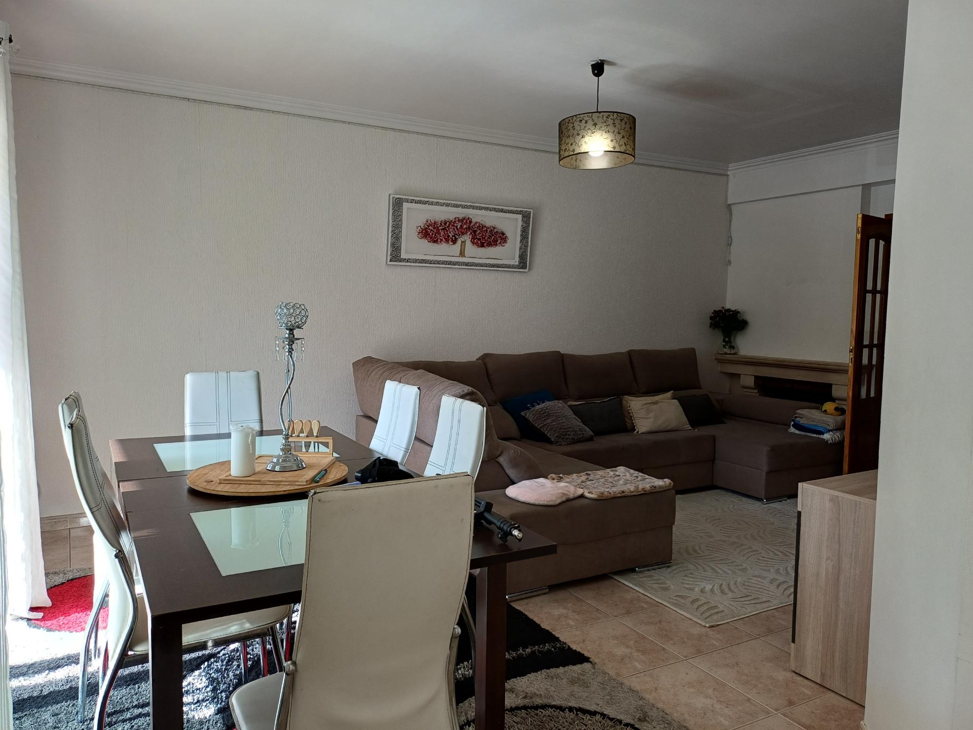 Apartamento T3 com terraço de 90m² e garagem - Quinta do Alçada