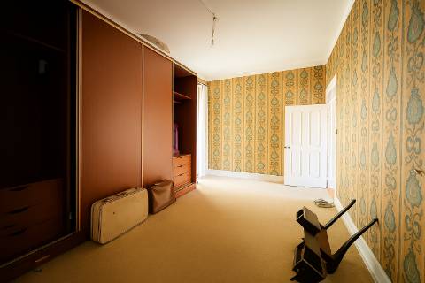 Fabuloso T7 com charme histórico em Arroios - um clássico com potencial infinito