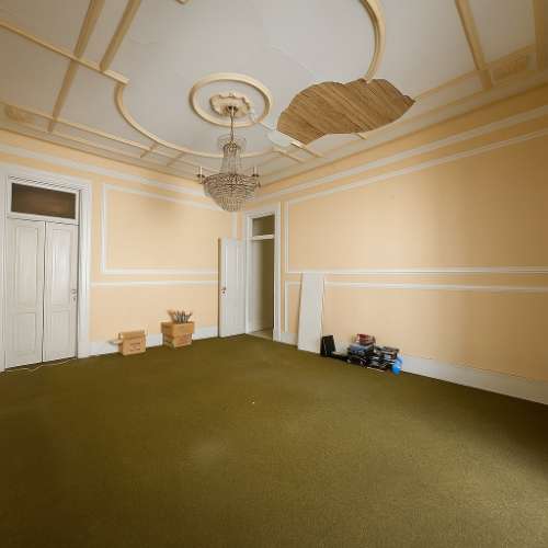 Fabuloso T7 com charme histórico em Arroios - um clássico com potencial infinito