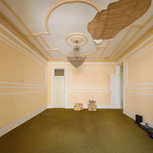 Fabuloso T7 com charme histórico em Arroios - um clássico com potencial infinito