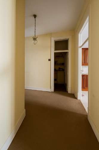 Fabuloso T7 com charme histórico em Arroios - um clássico com potencial infinito