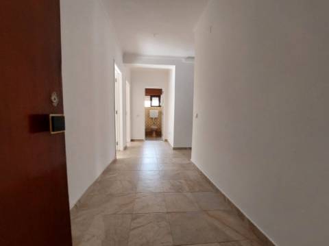 Apartamento T3 pronto a habitar