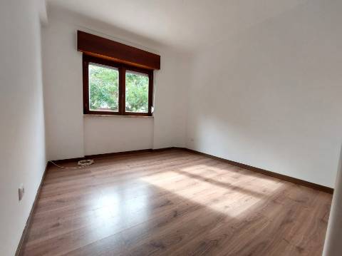 Apartamento T3 pronto a habitar