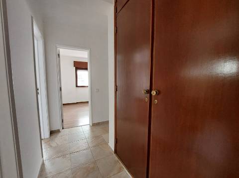 Apartamento T3 pronto a habitar