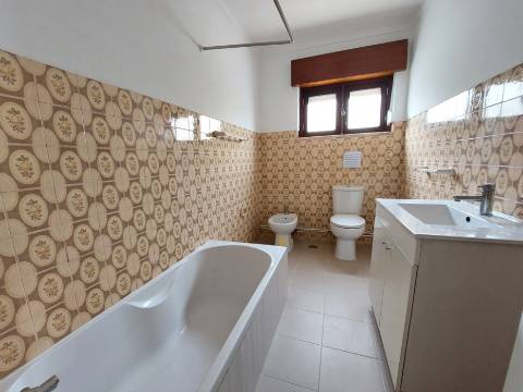 Apartamento T3 pronto a habitar