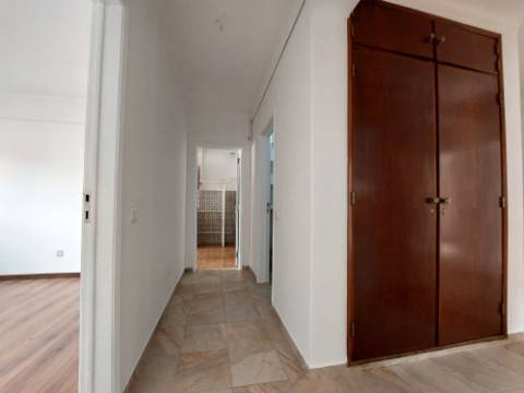 Apartamento T3 pronto a habitar