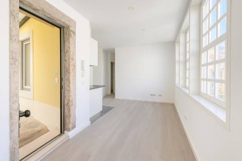 Prédio com alto potencial de rentabilidade na Mouraria - Lisboa