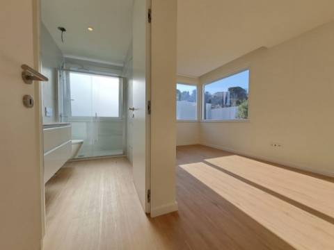 Moradia T3 independente com piscina na Lourinhã