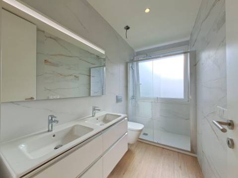 Moradia T3 independente com piscina na Lourinhã