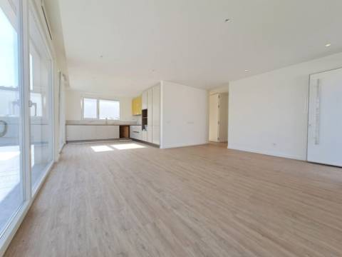 Moradia T3 independente com piscina na Lourinhã