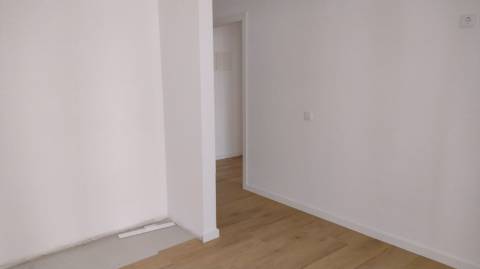 Moradia Geminada V2+1 no centro da cidade, Ourém