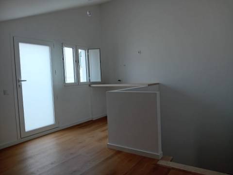 Moradia Geminada V2+1 no centro da cidade, Ourém