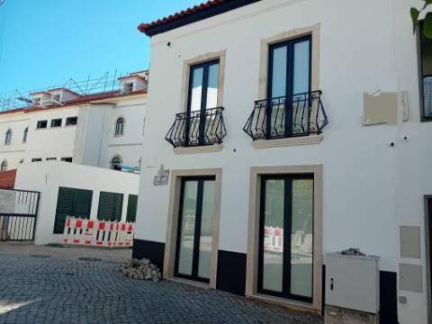 Moradia Geminada V2+1 no centro da cidade, Ourém