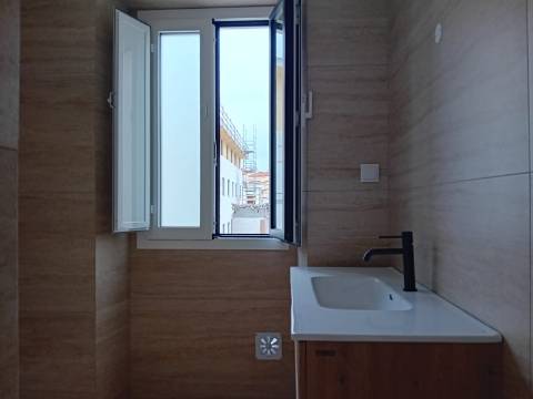 Moradia Geminada V2+1 no centro da cidade, Ourém