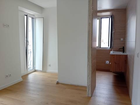 Moradia Geminada V2+1 no centro da cidade, Ourém