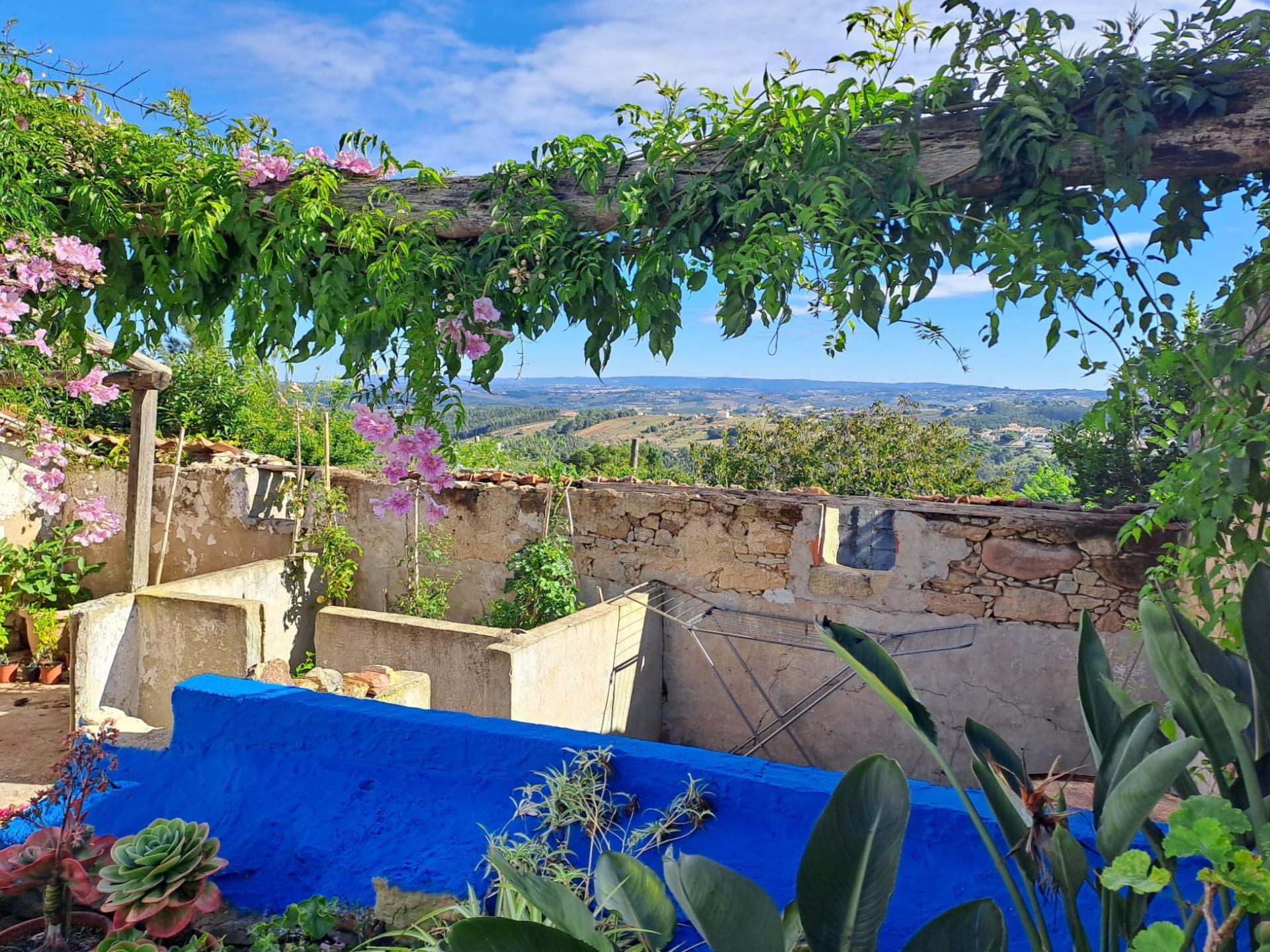 Moradia Rústica em Terreno Urbano